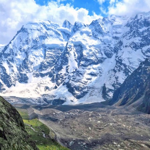 Треккинг налегке в Безенги с размещением в альплагере