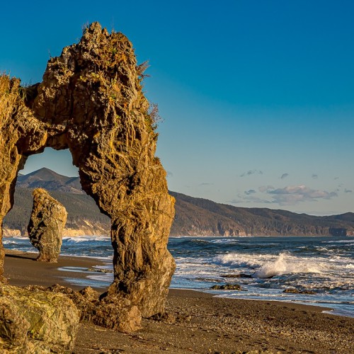 Джип-тур на Итуруп и Шикотан в мини-группе: неизведанные места, релакс в термах и гастрономия