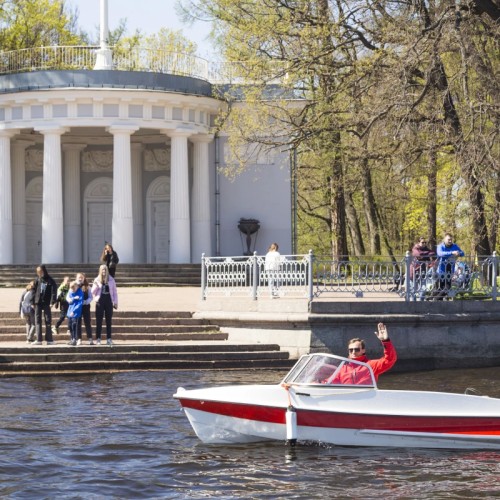 Катание на катере без капитана: по Северным островам и Финскому заливу