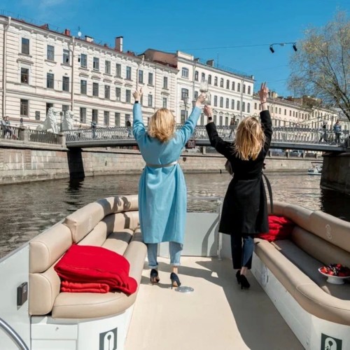 По рекам утреннего Петербурга — в небольшой группе