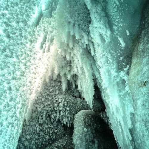 Побережье Прибайкальского национального парка зимой в мини-группе