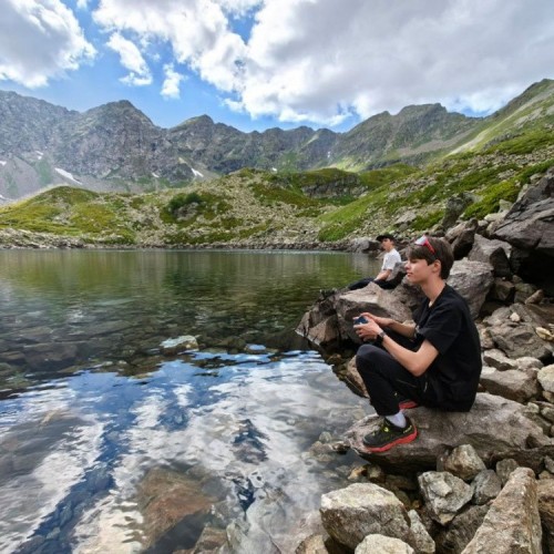 Семейный тур в Архыз с гидом-аниматором: несложные треккинги в живописных горах