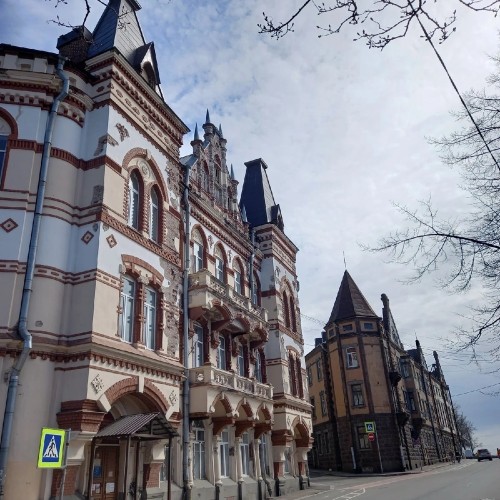 В старинный Выборг — на комфортабельном авто из Петербурга