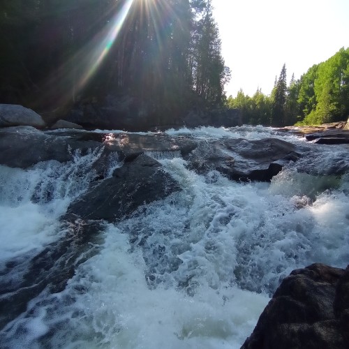 Путешествие-перезагрузка у Белого моря только для вас: природа Кандалакши и древний лабиринт