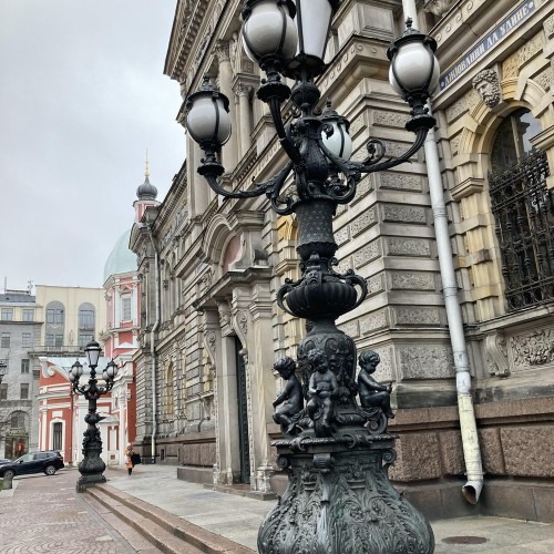 Нетривиальная прогулка по forbes-адресам старого Петербурга