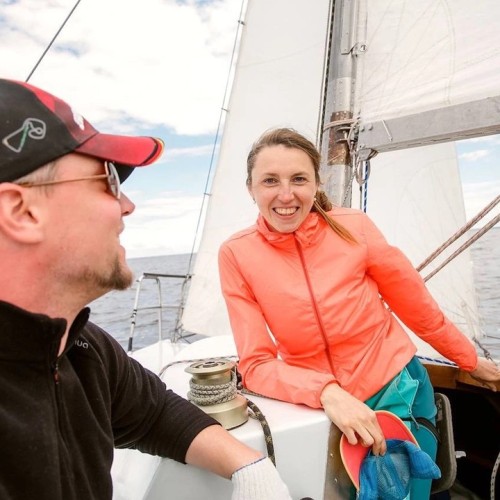 Выходные под парусами на Рыбинском море с проживанием в палатке: всё включено