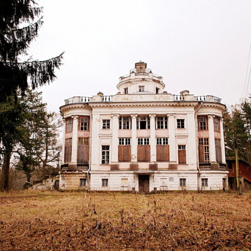Путешествие в мир заброшенных усадеб — из Петербурга