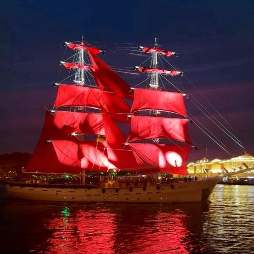 Магия петербургской ночи на катере