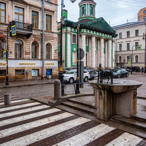 Петербург и его дворы, парадные и смотровая площадка