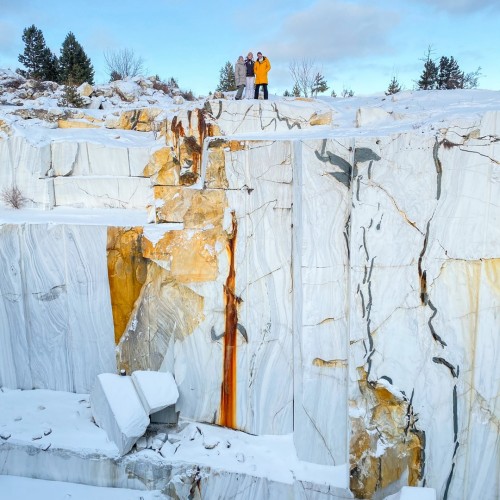 Персонально на джипах с тревел-фотографом без экскурсий: Ольхон и Огой в объятиях льда