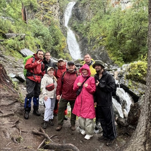 Хайкинг по главным местам Алтая: горы, озёра и водопады