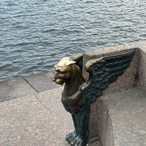 Трансфер из аэропорта или вокзала с обзорной экскурсией по Петербургу