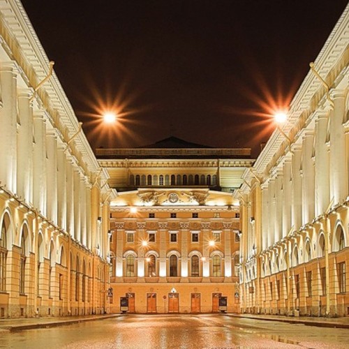 Индивидуальная театрализованная прогулка по Петербургу с гоголевским Носом