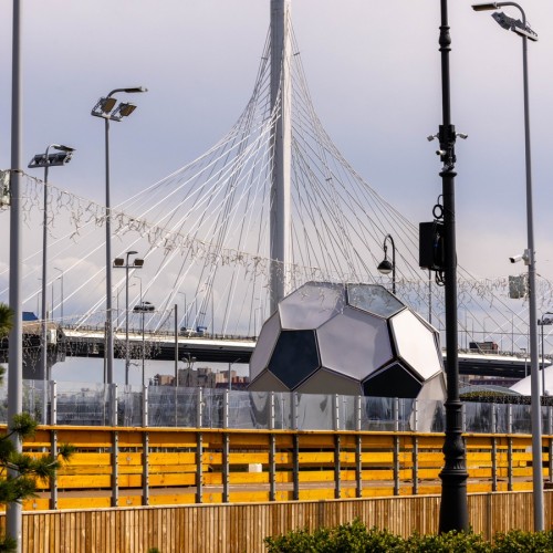 Прогулка на открытом катере — от центра Петербурга до новых кварталов у воды