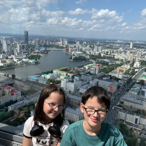 С банкнотой по Екатеринбургу
