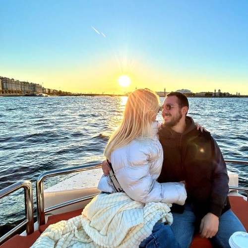 Закат над Невой на катере «Юность»: вечер, который запомнится