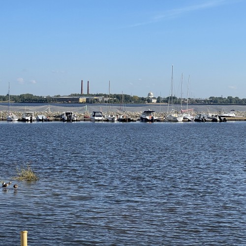 В Кронштадт — город подвигов и славы