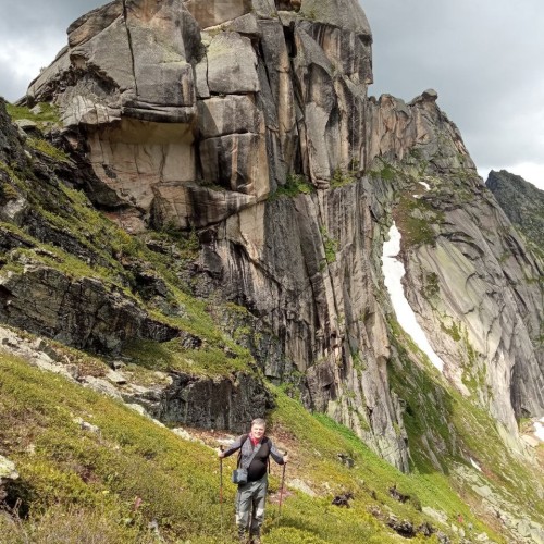 Таёжные водопады парка «Ергаки»: треккинг налегке с ночёвками в палатках