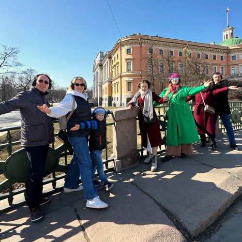 Рыцари, коты, слоны и та самая чайка: иммерсивная прогулка в наушниках