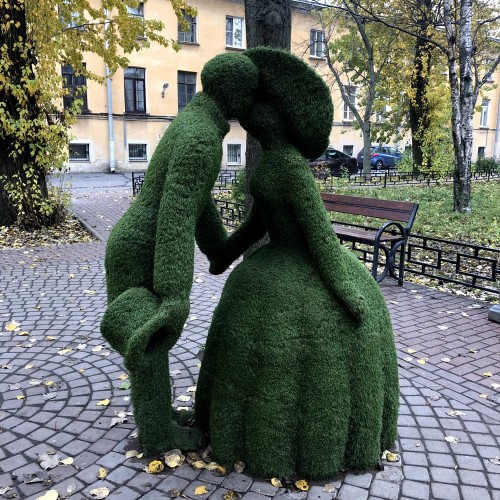 Фасады Пушкина, дворы Достоевского