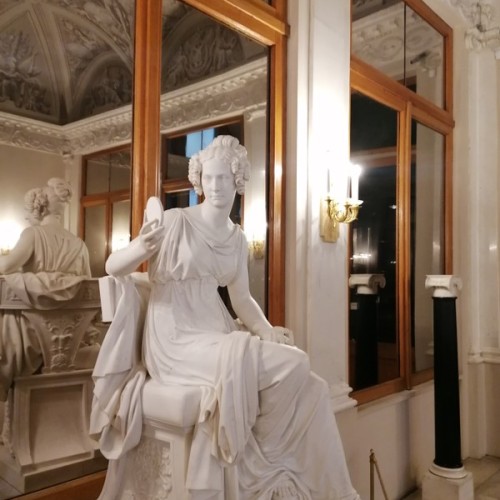 «Очень приятно, Царь»: знакомство с обитателями Зимнего дворца