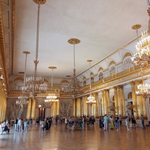 Знакомство с коллекцией Эрмитажа в мини–группе (билеты включены)