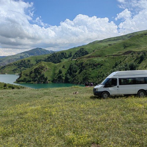 Если с другом вышел в путь: треккинги в Архызе в компании маламута (в мини-группе)