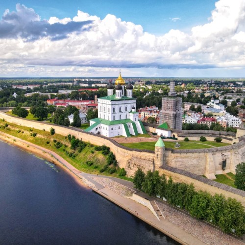 Печоры — Изборск — Псков: однодневная автобусная экскурсия из Петербурга