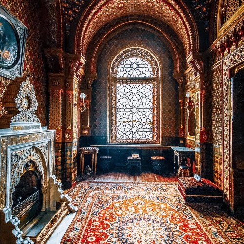 Групповая экскурсия по дворцу Великого князя Владимира Александровича