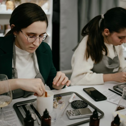 Из Питера с любовью: мастер-класс по изготовлению ароматических свечей