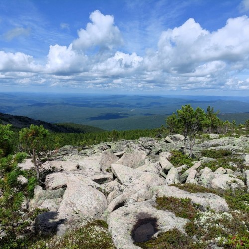 Индивидуальный поход на Кутурчинское Белогорье: причудливые скалы и кедровая тайга (всё включено)