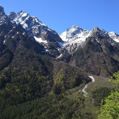 Треккинг в Цейском ущелье налегке с проживанием в гостинице (всё включено)