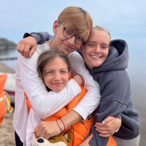 На остров за приключениями: семейный отдых на Ладоге с палатками, вожатыми и няней