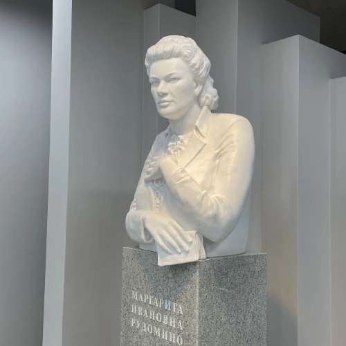 Свободные несвободные: восемь великих женщин