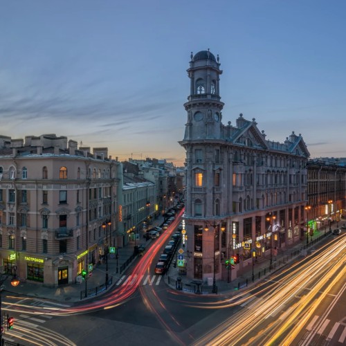 Питерский лайфстайл: по старинным парадным и дворам-колодцам доходных домов