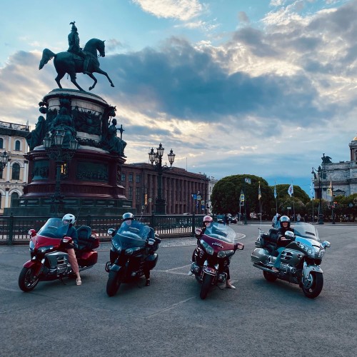 К разводным мостам — на мотоцикле