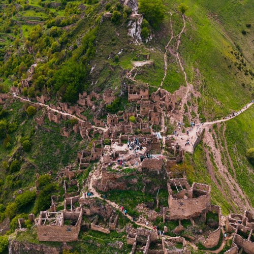 За впечатлениями — в Дагестан: главные локации, гастрономия и фотосессия в костюмах
