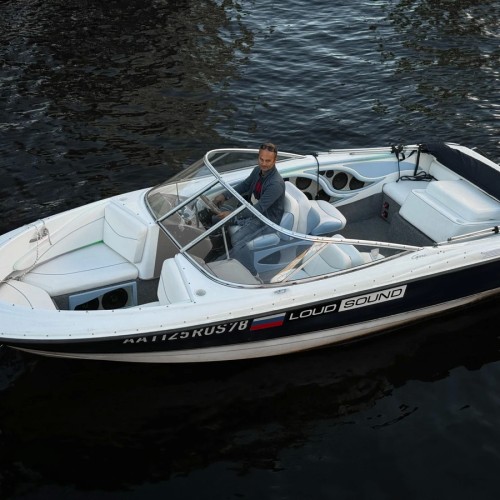 По рекам и каналам Санкт-Петербурга на катере с караоке