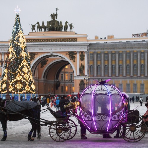 Санкт-Петербург: когда зажигаются елки