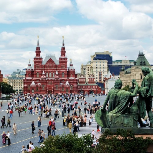 Три часа на автобусе — и вы знакомы с Москвой!