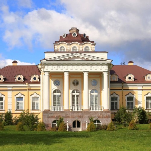 В старинные усадьбы — из Петербурга