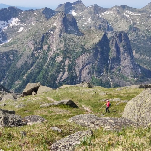 Сокровища природного парка «Ергаки»: треккинг с рюкзаками и ночёвками в палатках