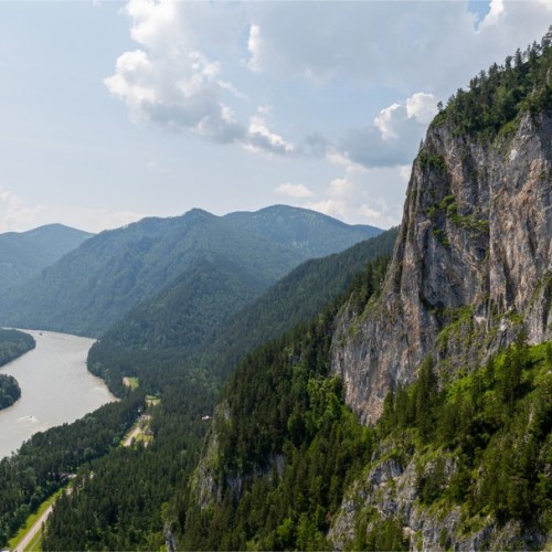 Цветущий май — пора на Алтай: Марс и перевалы, водопад Куркуре, Гейзерное озеро и загадочные курганы