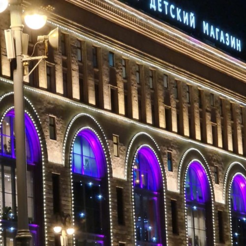 Семейное путешествие в Москву: прогулка с фонарщиком, детективная экскурсия и «Мосфильм»