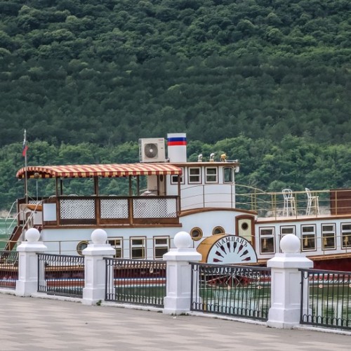 Курорты и не только: 2 моря, винодельни, казачьи и черкесские традиции