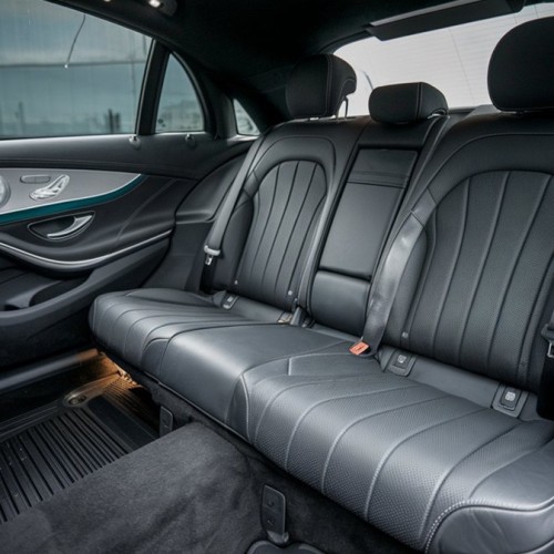 Трансфер из аэропорта в Сочи на автомобиле Mercedes-Benz E-Class