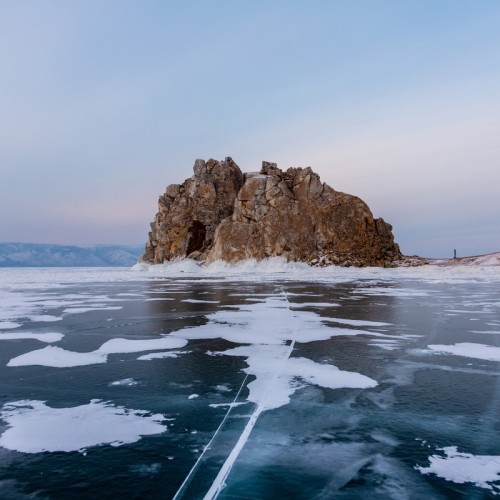Лёд, мысы и  скалы: по Ольхону в мини-группе