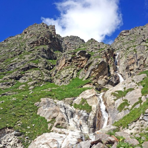 Перезагрузка в Безенги с проживанием в палатках: треккинг к ледникам, водопадам и диким турам