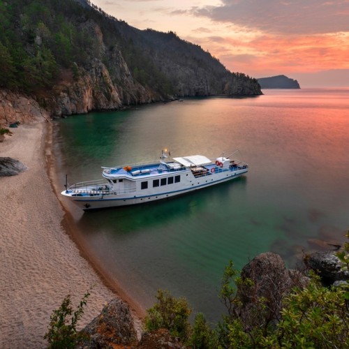 Культура, история, природа: по топовым местам Байкала в мини-группе с водными прогулками