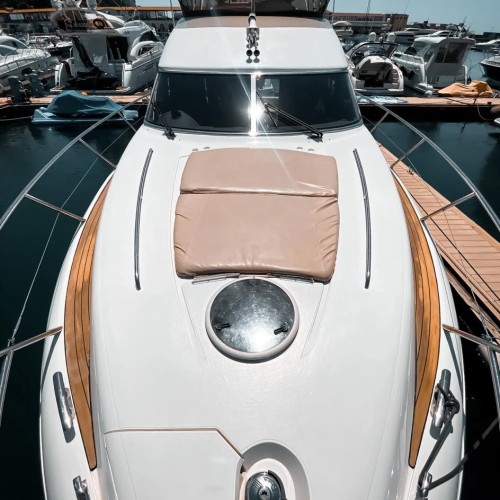 Морская прогулка на яхте Azimut
